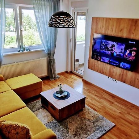 Apartman Varenica Apartment Добой Екстериор снимка