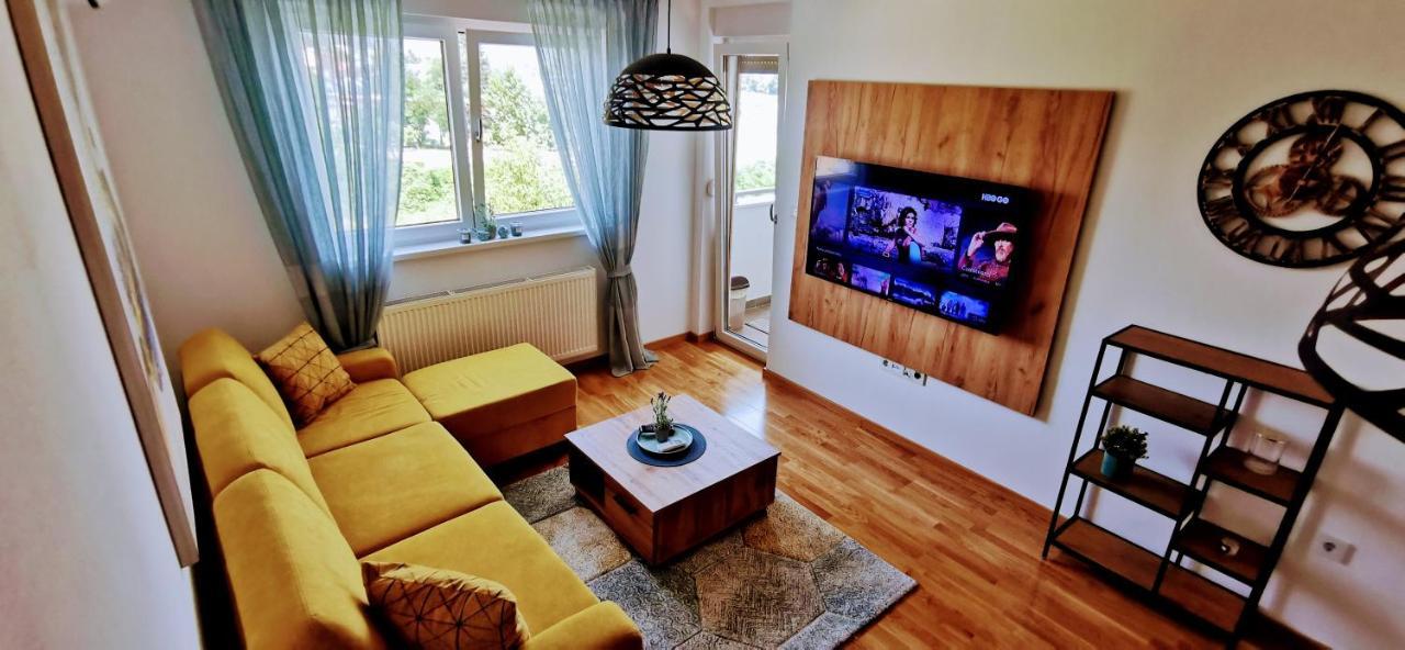 Apartman Varenica Apartment Добой Екстериор снимка